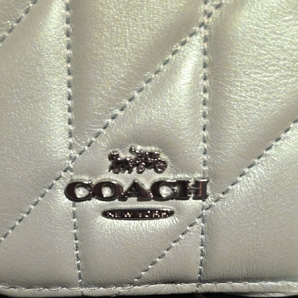 NWT Coach Quilted Wallet/Card Holder in Mint Green - Picture 2 of 6
